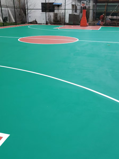 奉贤 球场长期使用易出现地面开裂